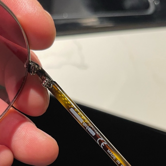 Authentic MCQ by Alexander McQueen Sunglasses - Picture 7 of 8